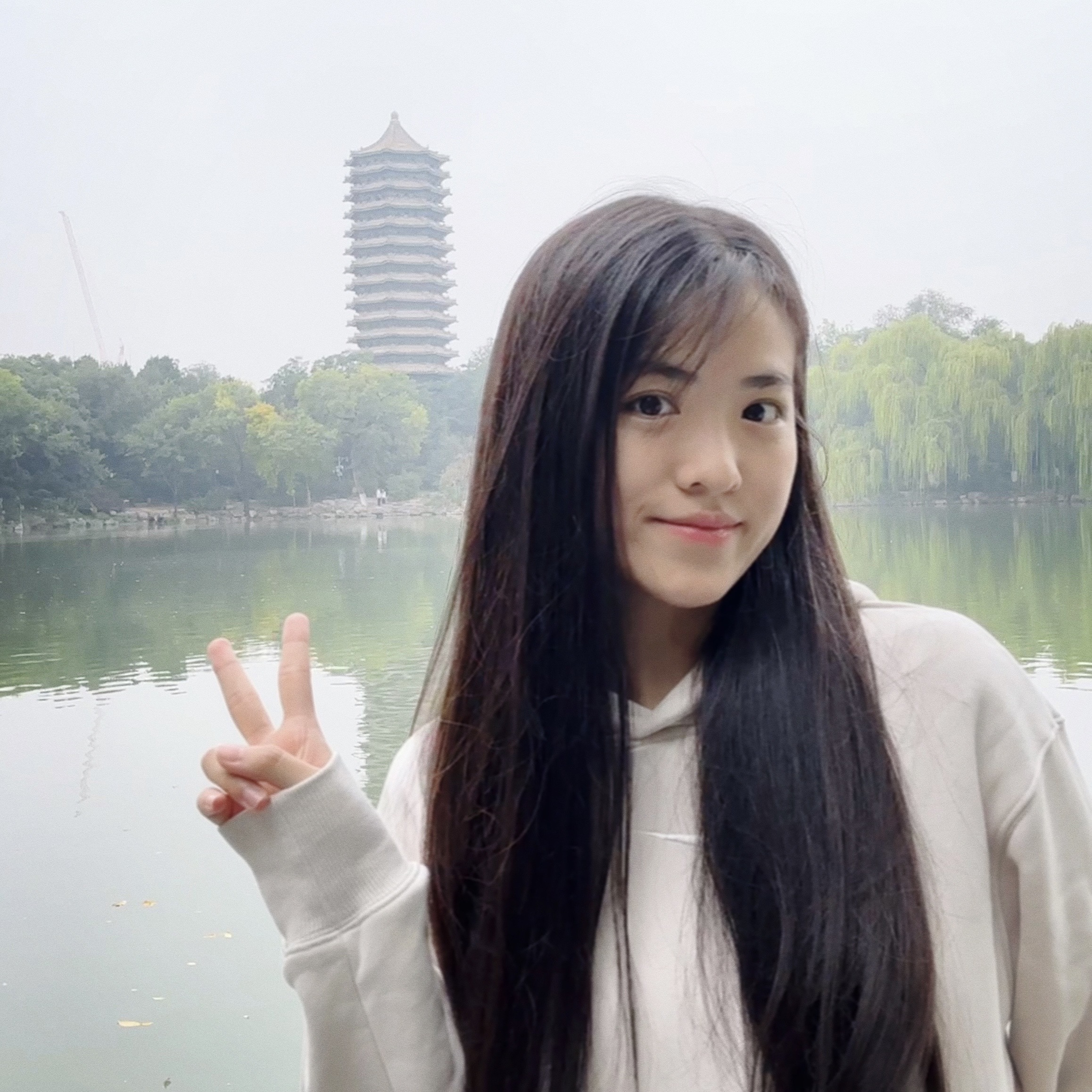 Jiayi Li(李嘉怡)